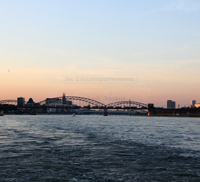 MS Rheinprinzessin Blick auf die Brücken Kölns